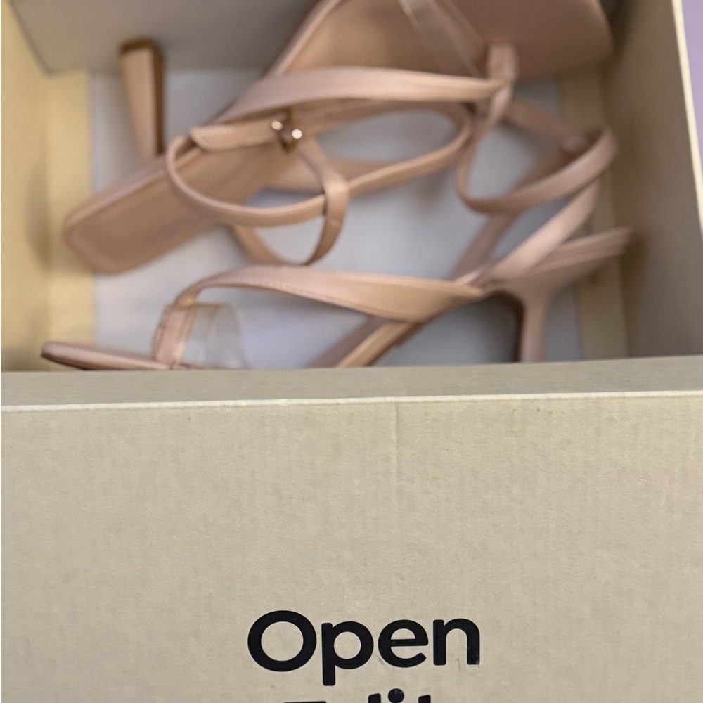 Open Edit Nude Heels - Picture 3 of 5